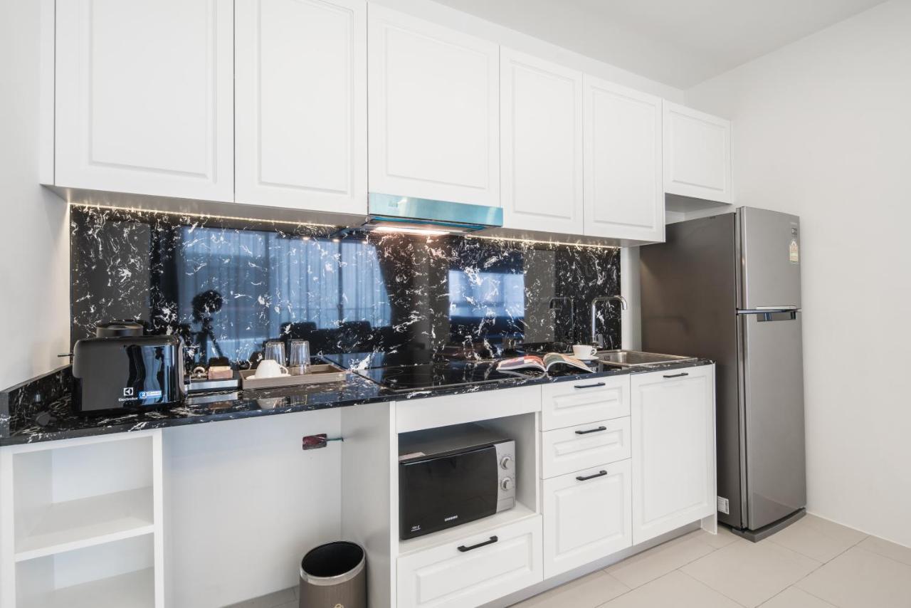 Palmyrah Surin Beach Residence Экстерьер фото