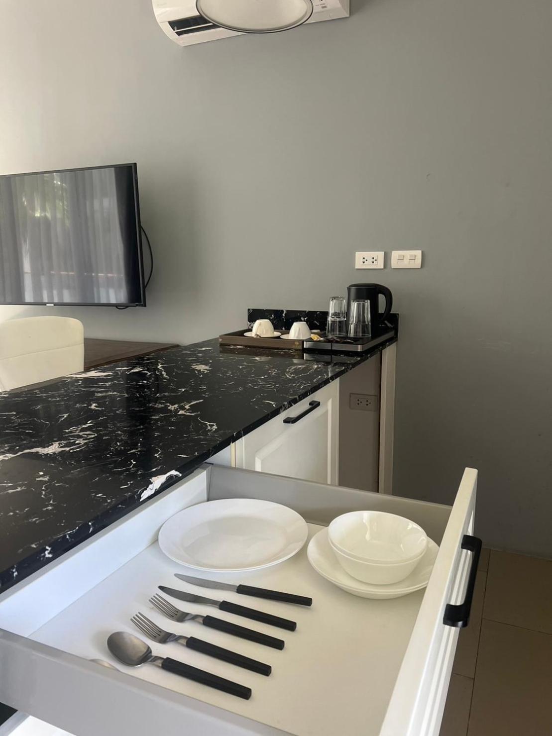 Palmyrah Surin Beach Residence Экстерьер фото